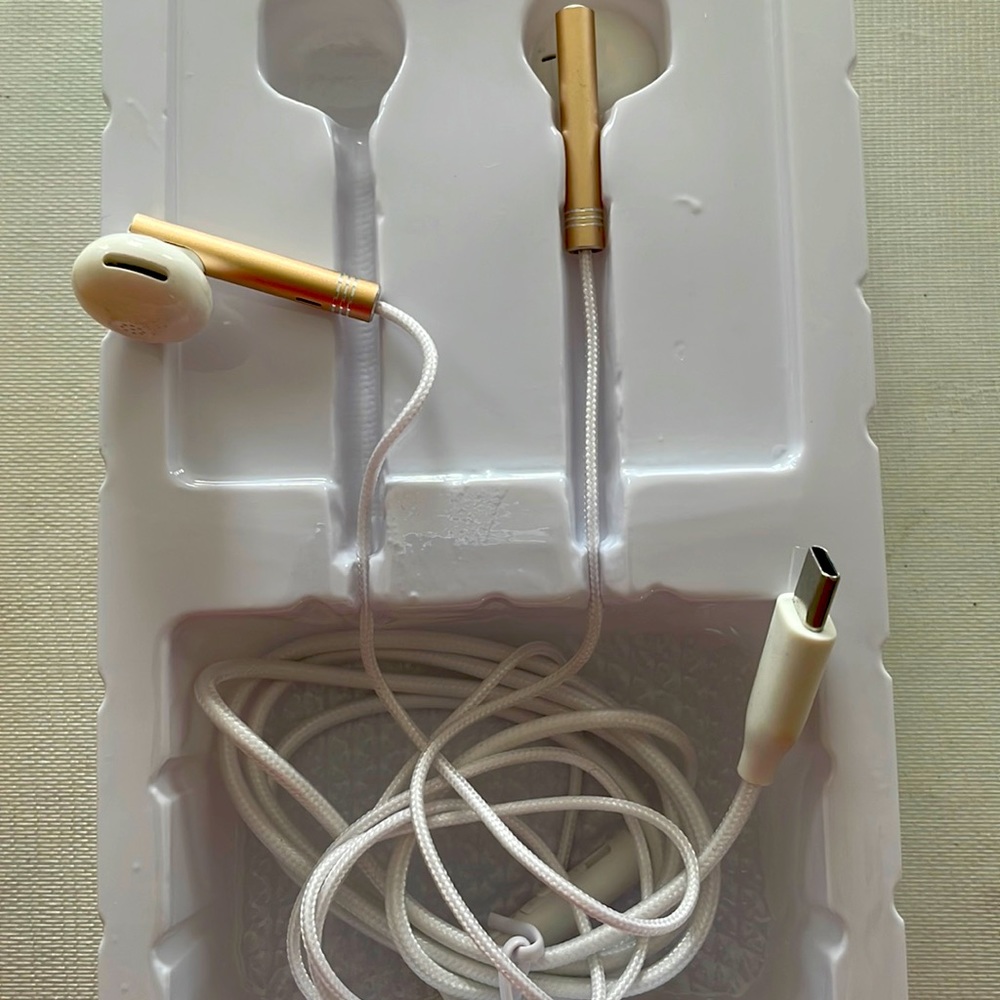 Brand new in box Type-C Earphones.